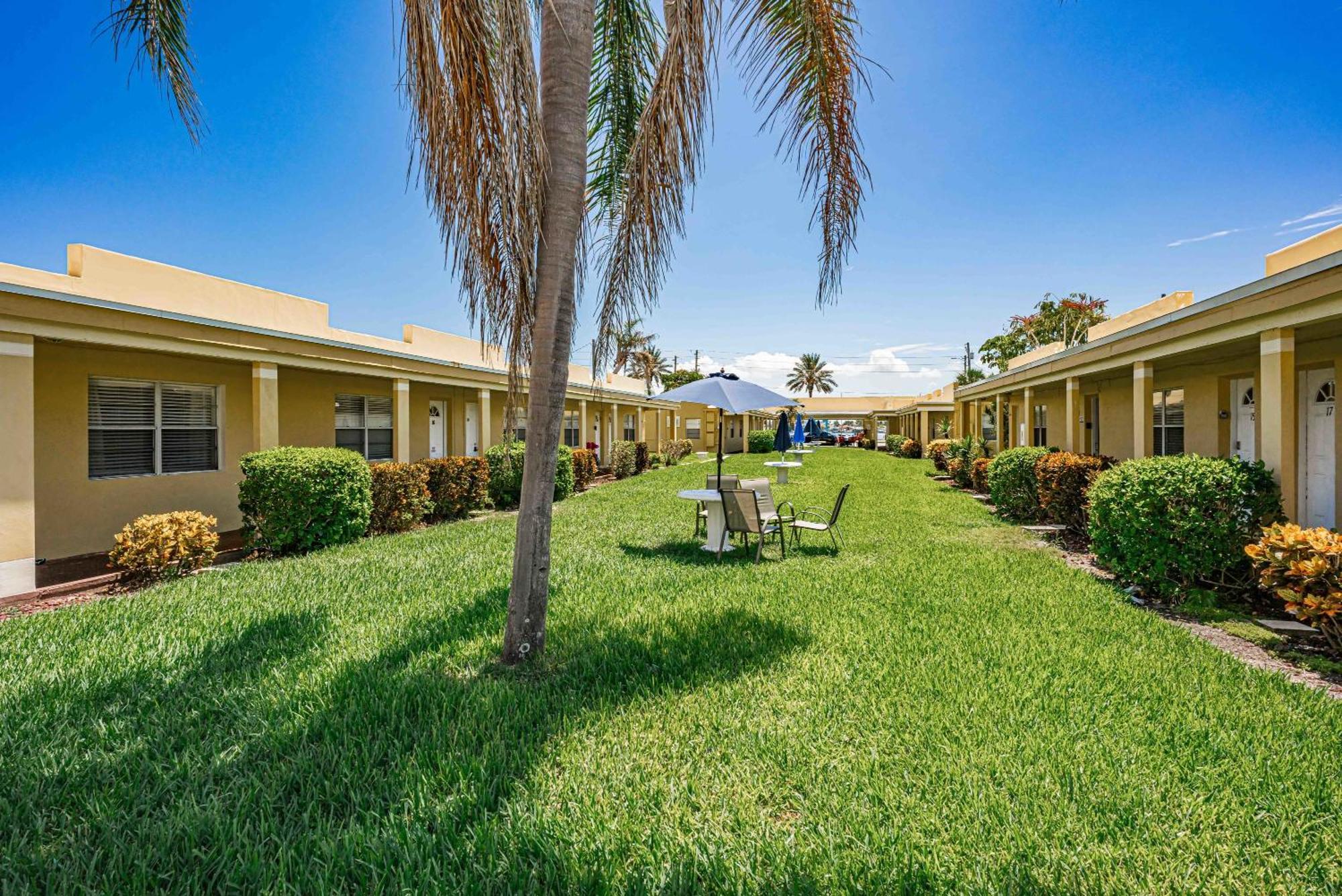 Beachside Retreat W Heated Pool St. Pete Beach Exterior photo